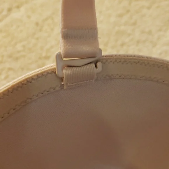 Wacoal Strapless Bra in Light Beige - Picture 2 of 4